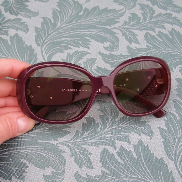 🗼💖 LIKE NEW CHANEL PURPLE SUNGLASSES w/Black Camelia detail - Picture 7 of 15